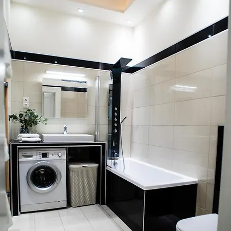 Fine Trees * Budapest