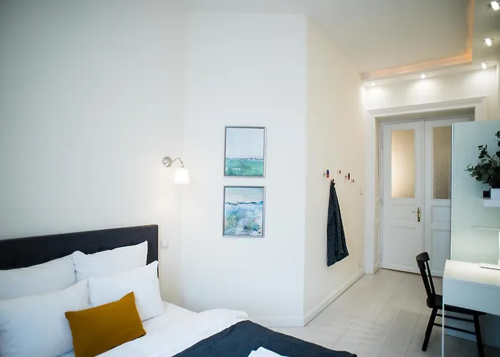 Fine Trees * Budapesta