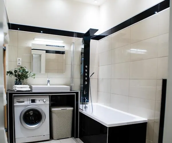 Fine Trees * Budapesta