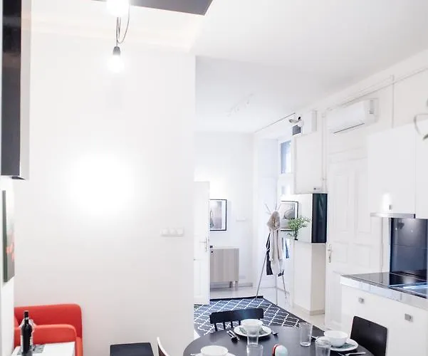 Fine Trees * Budapesta